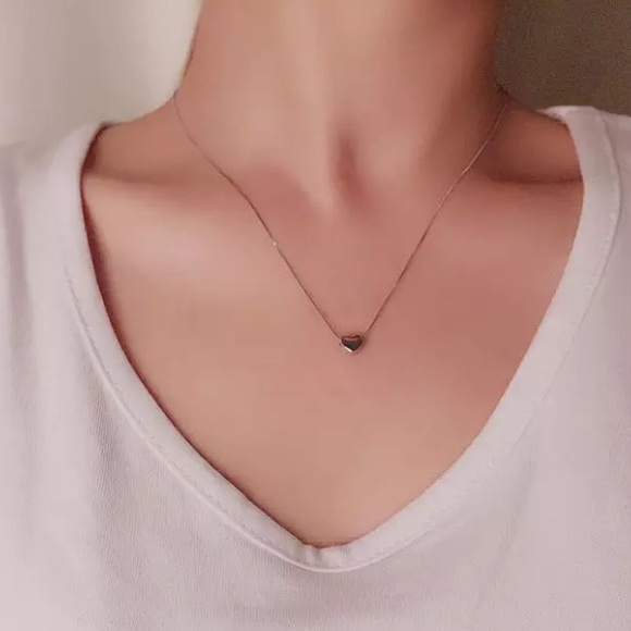 🔴 5/$20 dainty silver heart necklace NEW - Picture 2 of 3